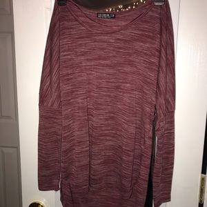 Quarter sleeve sweater